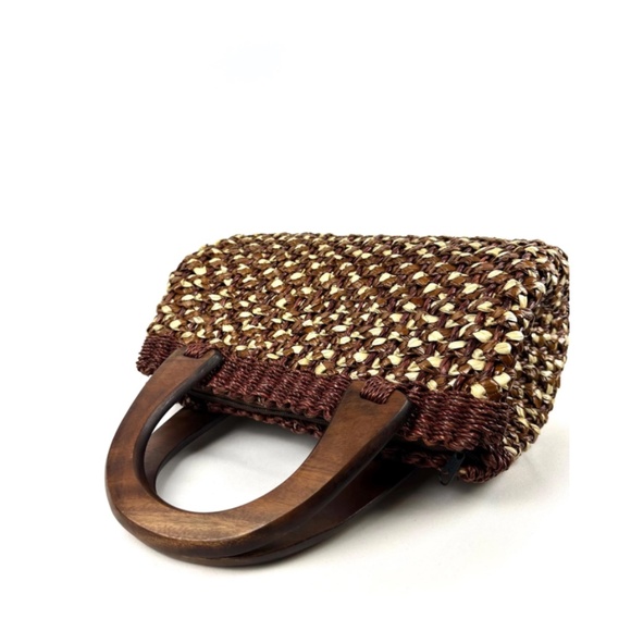Vintage Woven Top Handle Medium Sized Handbag • Straw and Natural Fibers • Wood - Picture 8 of 10
